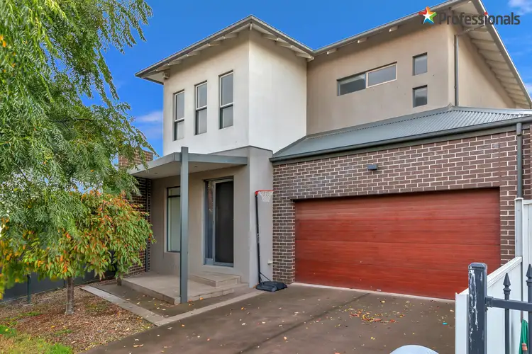 9A Rosdale Place, Sunshine VIC 3020