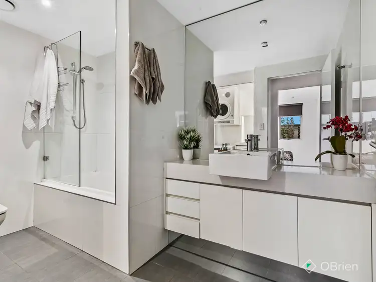 Fifth view of Homely apartment listing, 2/25 Nepean Highway, Aspendale VIC 3195