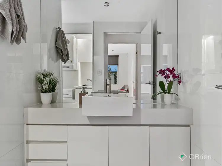 Sixth view of Homely apartment listing, 2/25 Nepean Highway, Aspendale VIC 3195