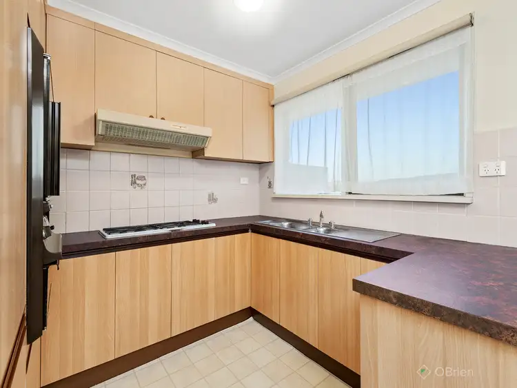 Fourth view of Homely house listing, 4 Evonne Court, Endeavour Hills VIC 3802