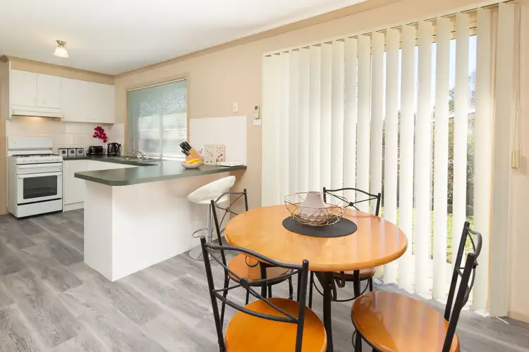 Sixth view of Homely unit listing, 2/32 Lawson Street, Wodonga VIC 3690