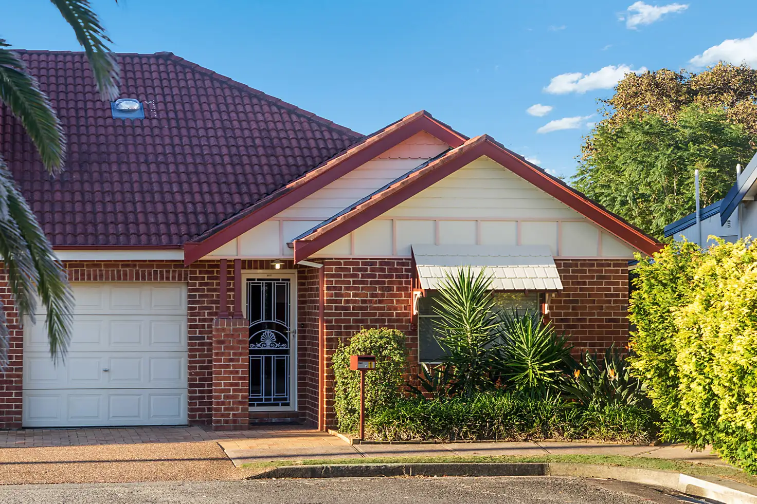 Main view of Homely villa listing, 1/170 Kemp Street, Hamilton South NSW 2303
