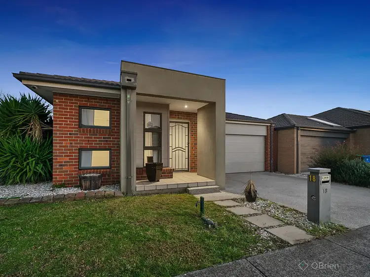 18 Black Wattle Way, Cranbourne North VIC 3977