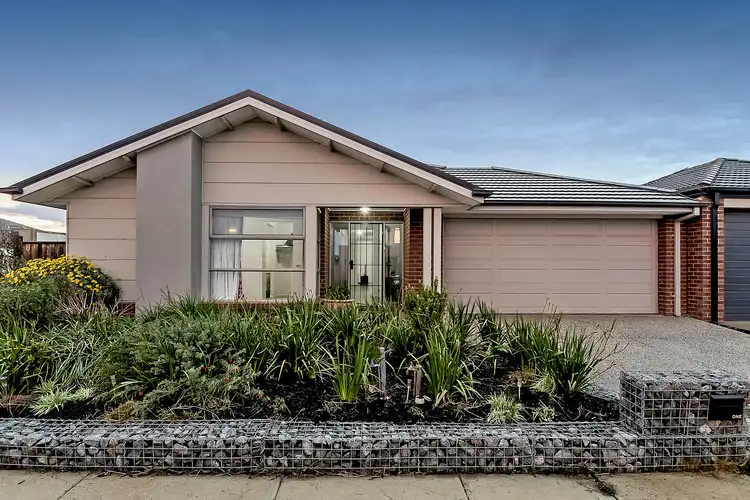 1 Selkirk Way, Mickleham VIC 3064