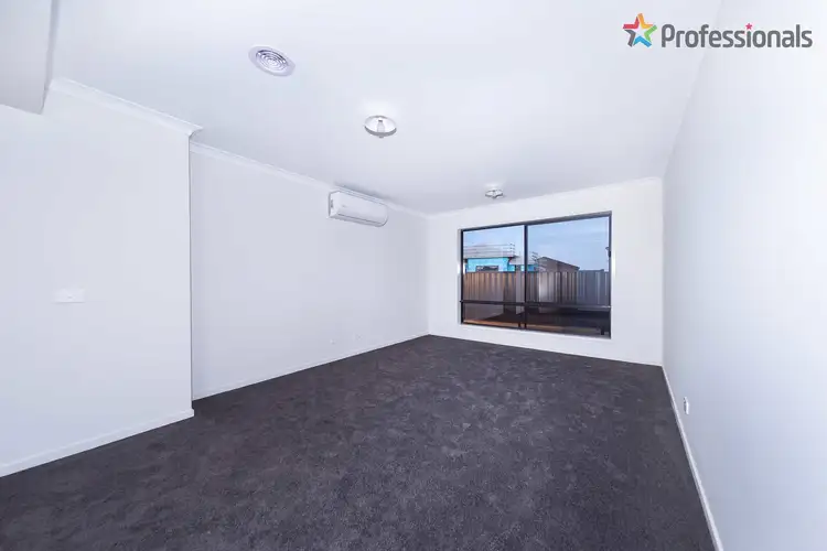 Third view of Homely house listing, 50 Wimbledon Boulevard, Strathtulloh VIC 3338