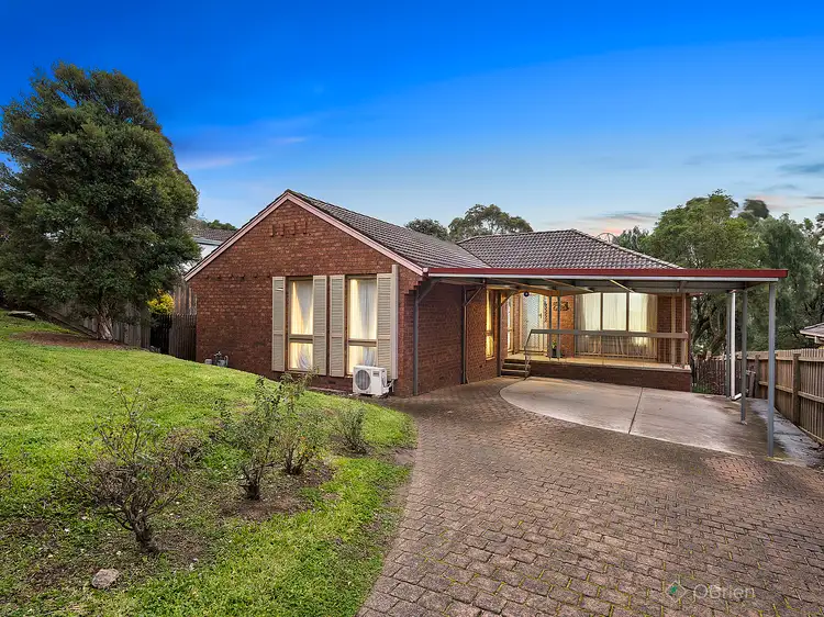 19 Monteith Crescent, Endeavour Hills VIC 3802