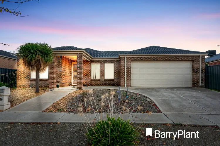 16 Clematis Crescent, Manor Lakes VIC 3024