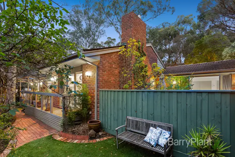 2/2a Doodson Court, Eltham VIC 3095