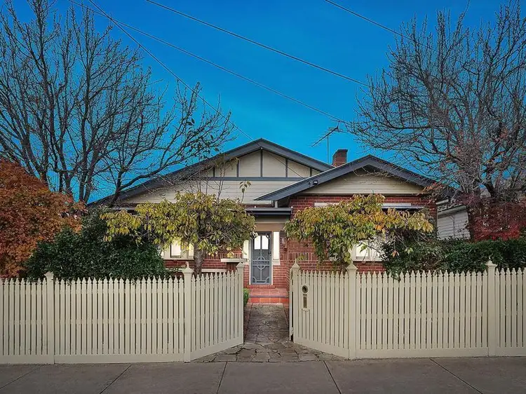 8 Guthrie Avenue, North Geelong VIC 3215