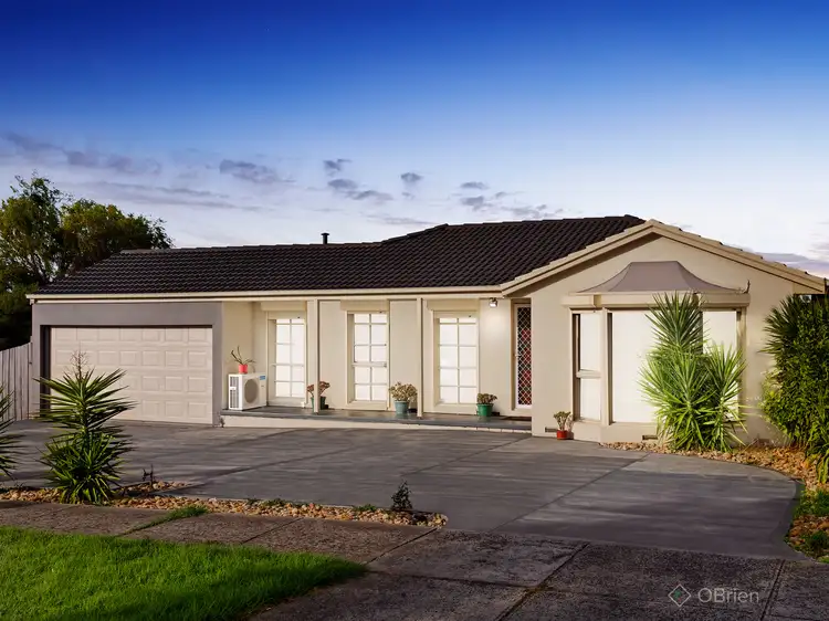 2 Weeden Crescent, Hallam VIC 3803