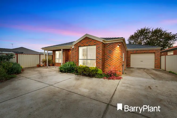 2/16 Staton Crescent, Melton West VIC 3337