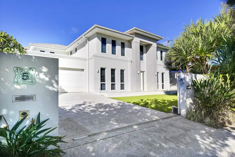5 Iluka Avenue, Buddina QLD 4575