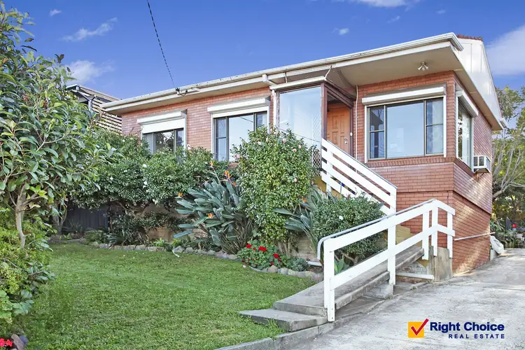 374 Northcliffe Drive, Lake Heights NSW 2502