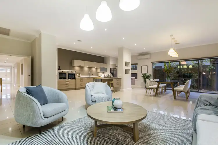37 Roborough Avenue, Mount Eliza VIC 3930