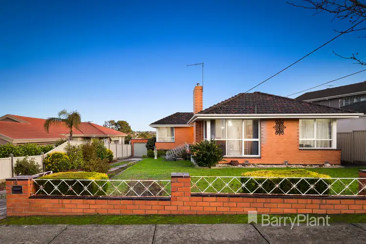 18 Glenfern Avenue, Doncaster VIC 3108