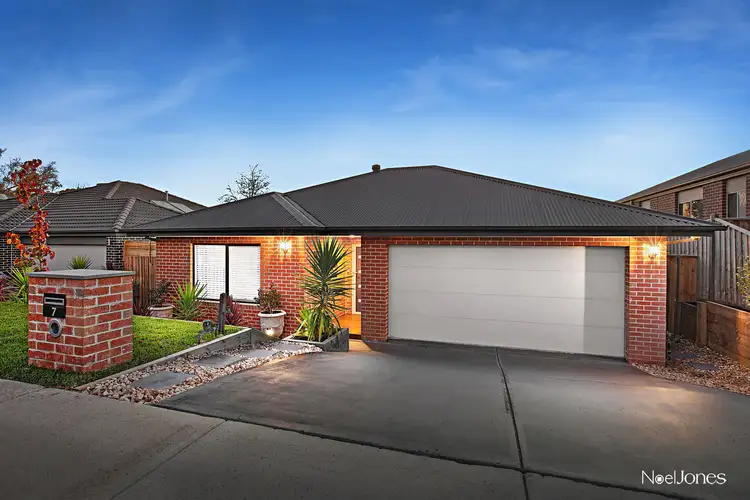 7 Tiverton Circuit, Mooroolbark VIC 3138