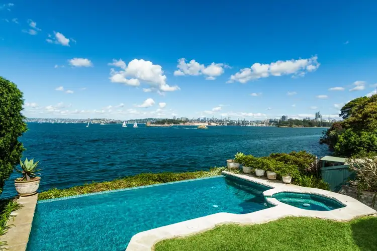 11 Holbrook Avenue, Kirribilli NSW 2061