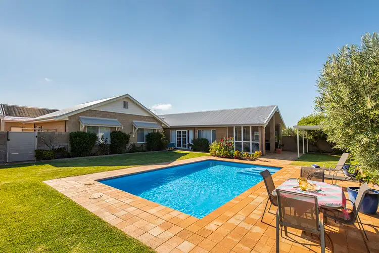 19 Indiana Crescent, Karakin WA 6044