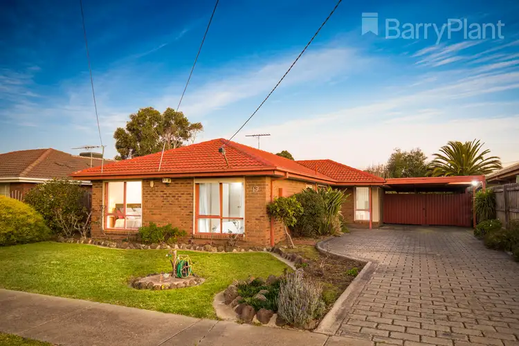 19 Burge Crescent, Hoppers Crossing VIC 3029