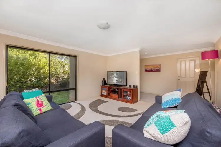 8 Ross Place, Wakerley QLD 4154