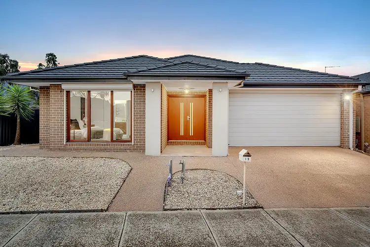 19 Serenity Way, Craigieburn VIC 3064