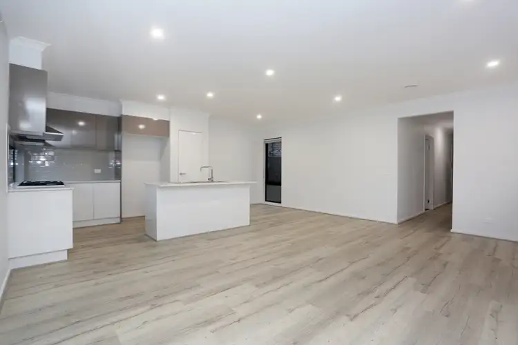 6 Karinya Way, Harkness VIC 3337