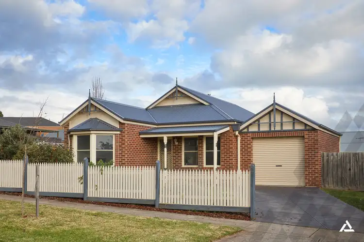 77 Cook Street, Drouin VIC 3818
