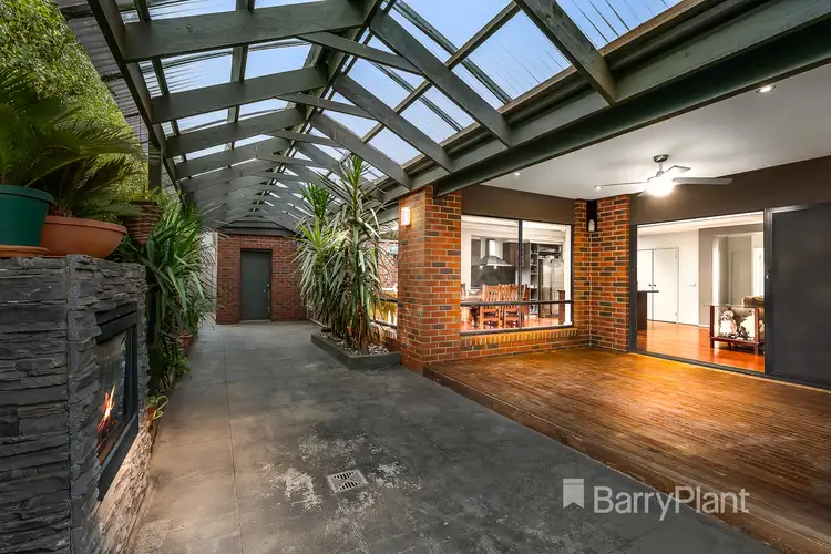 8 Ashburton Avenue, Manor Lakes VIC 3024