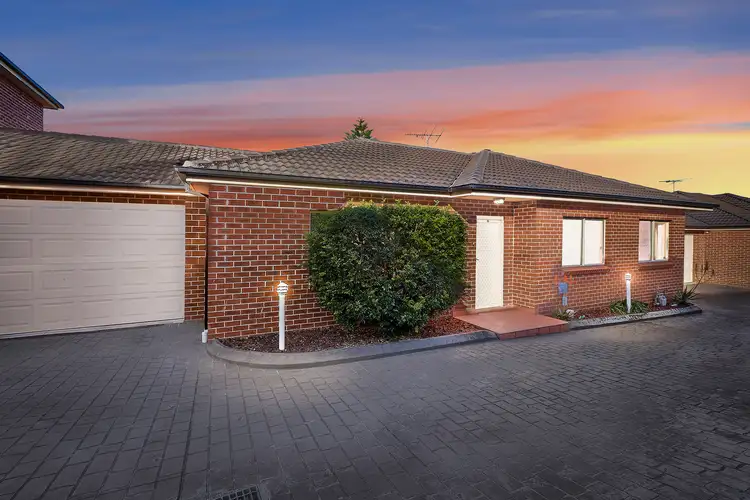 2/14 Napoleon Road, Greenacre NSW 2190