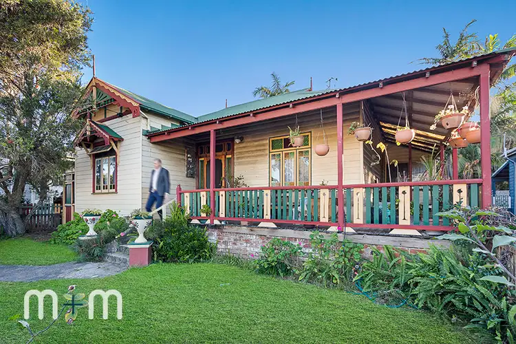 16 Mitchell Road, Woonona NSW 2517