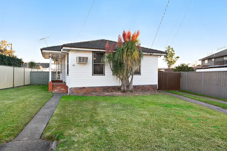 38 Gasmata Crescent, Whalan NSW 2770