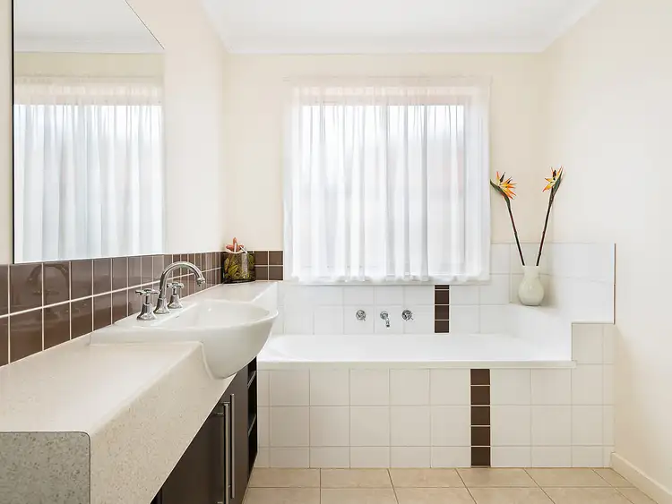 Fifth view of Homely house listing, 6 Barley Close, Lara VIC 3212