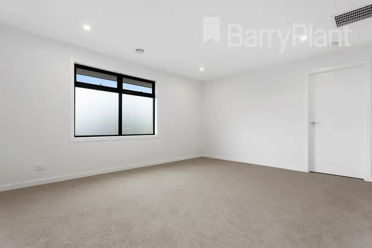 Sixth view of Homely townhouse listing, 2/373 Waverley Road, Mount Waverley VIC 3149