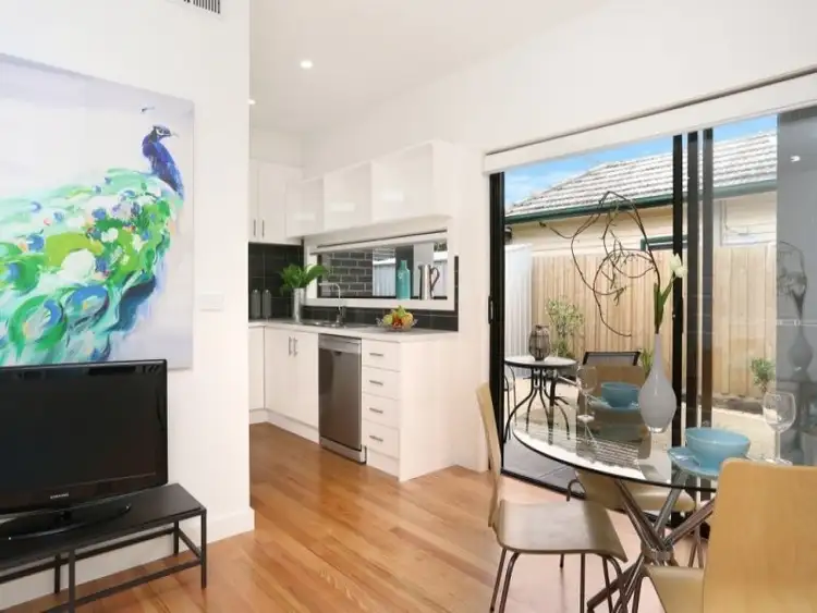 Fifth view of Homely townhouse listing, 2/37 Watt Avenue, Oak Park VIC 3046