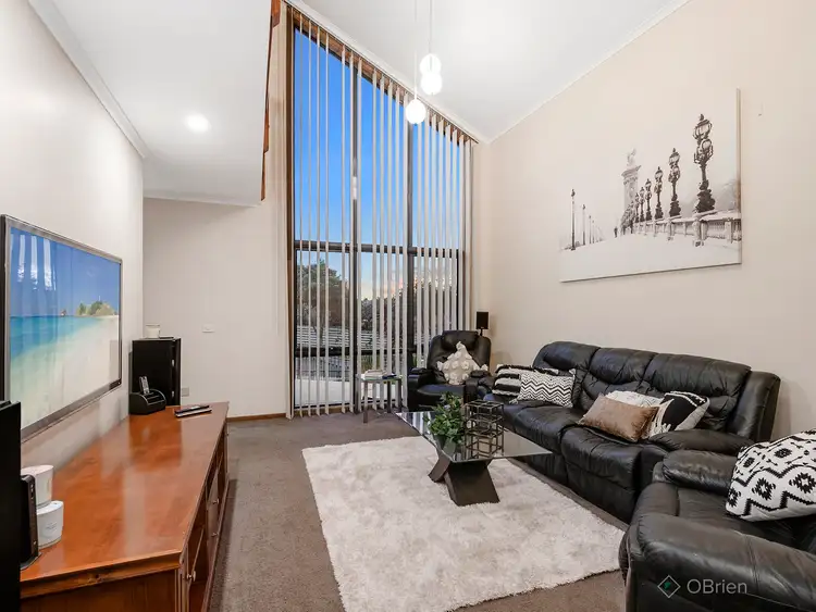 Second view of Homely house listing, 32 Huxley Crescent, Endeavour Hills VIC 3802