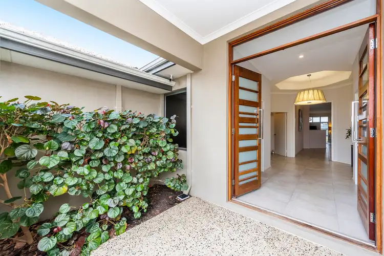 Second view of Homely house listing, 6 Figaro Link, The Vines WA 6069
