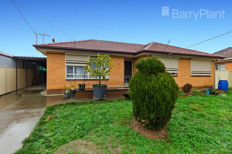19 Clacton Street, St Albans VIC 3021