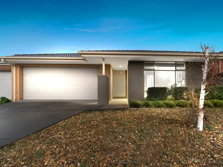 8 Canyon Avenue, Clyde VIC 3978
