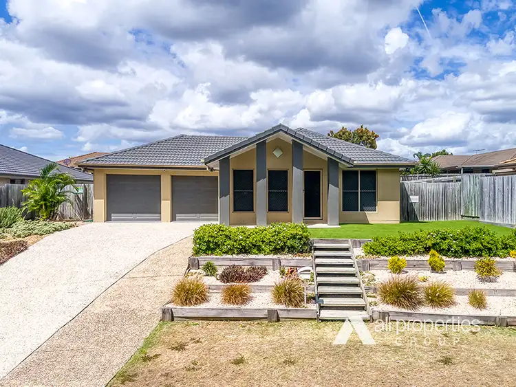 8 Zain Street, Heritage Park QLD 4118
