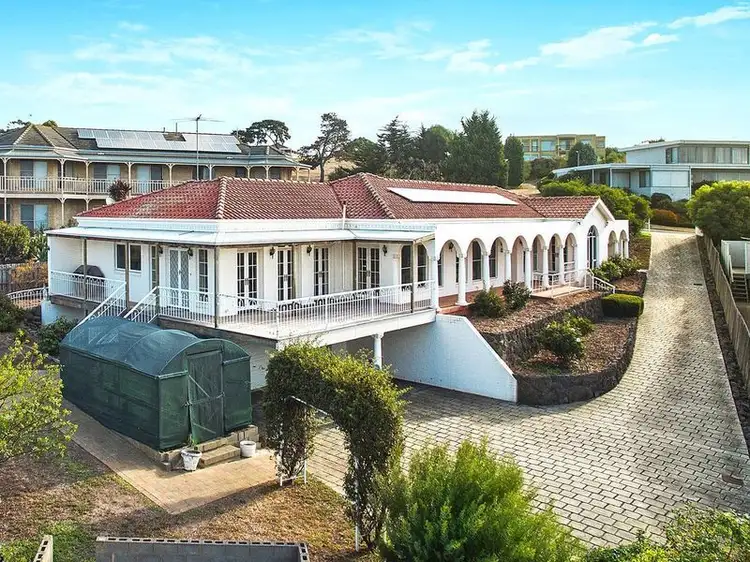 9 Rivington Court, Highton VIC 3216