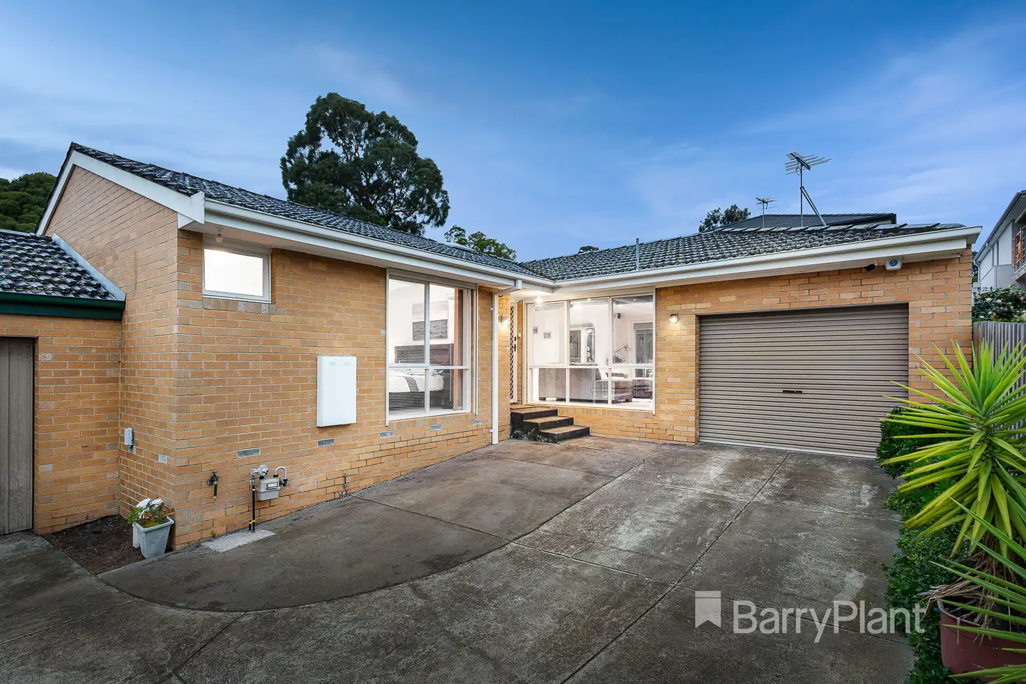Main view of Homely unit listing, 2/25 Marcus Road, Templestowe Lower VIC 3107