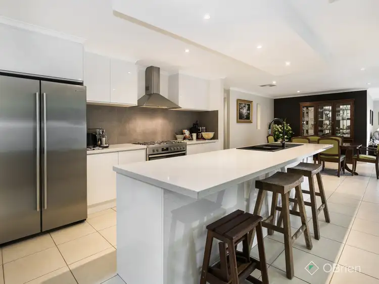 9 Deakin Place, Sandhurst VIC 3977