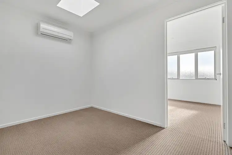 Seventh view of Homely house listing, 10 Etheridge Lane, Craigieburn VIC 3064