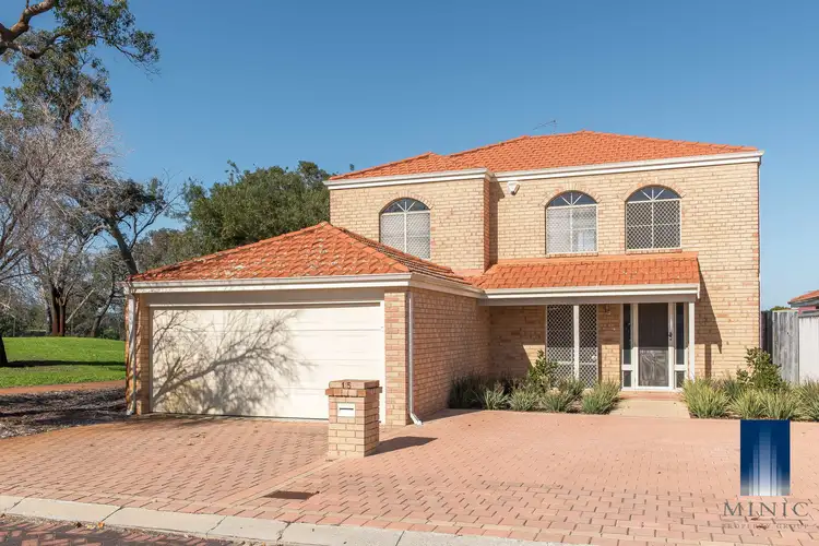 15 Weetman Cove, Cannington WA 6107