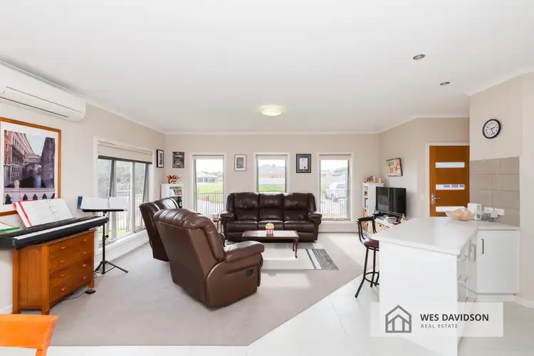 Sixth view of Homely house listing, 17 Weight Close, Horsham VIC 3400