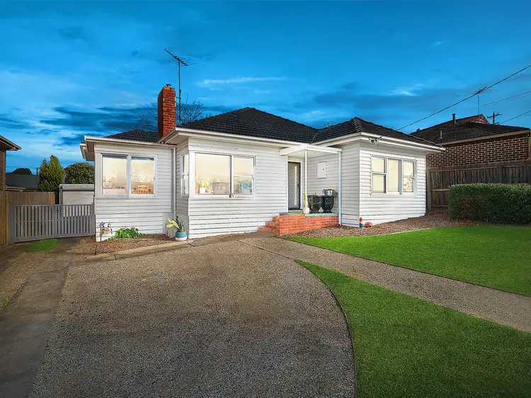 4 Mitchell Street, Belmont VIC 3216