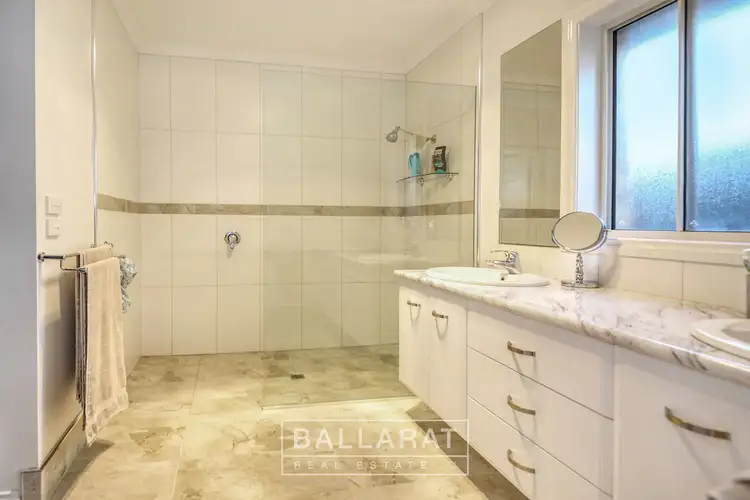 Sixth view of Homely house listing, 11 Waterview Court, Maryborough VIC 3465