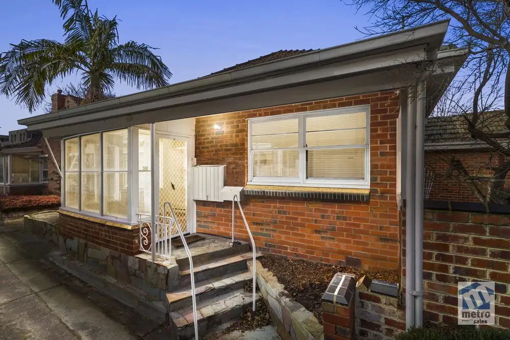 Main view of Homely unit listing, 2/1 Outlook Drive, Camberwell VIC 3124