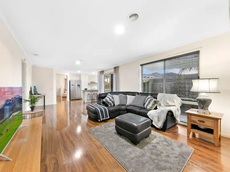 Fourth view of Homely house listing, 8 Canterbury Close, Narre Warren VIC 3805