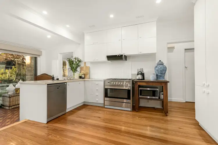 Fifth view of Homely house listing, 2 Head Street, Strathmore VIC 3041